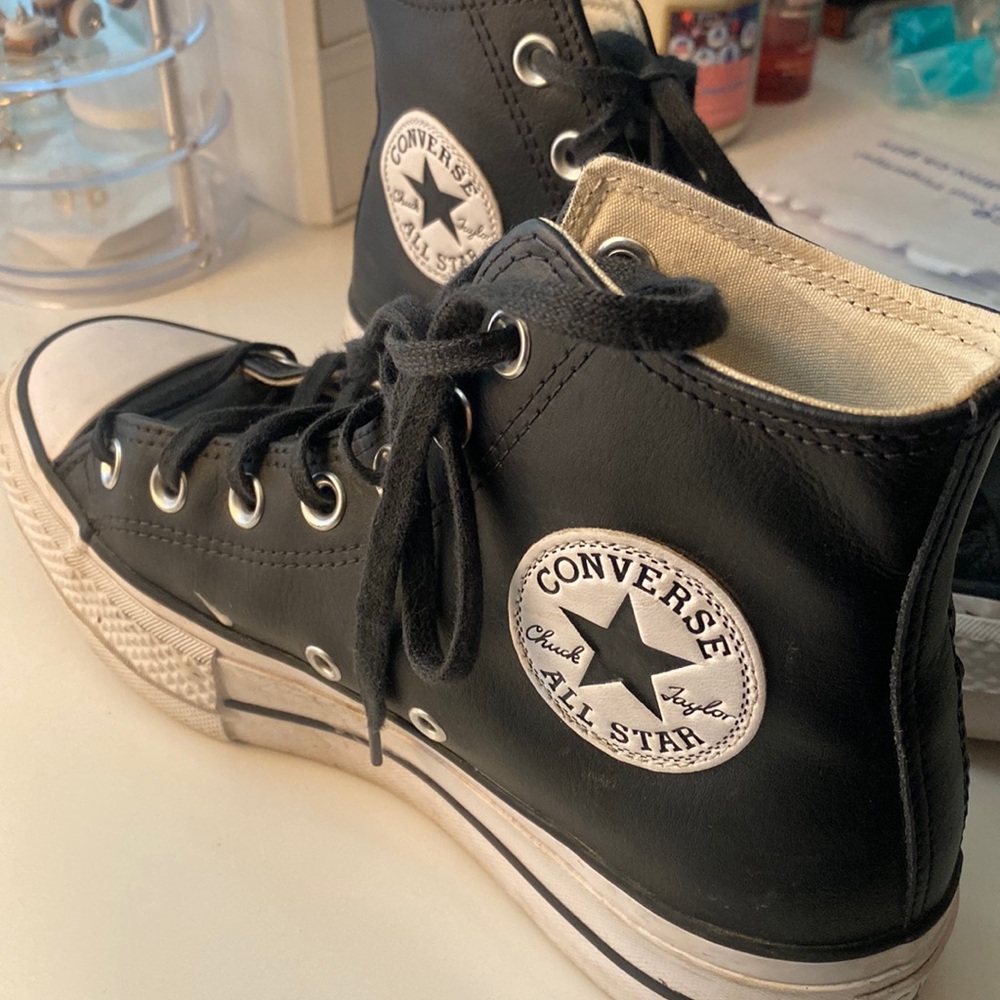 Women black leather platform converse size 6.5